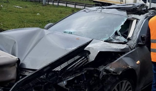 Samsun'da otomobil ile kamyonetin çarpışması sonucu 3 kişi yaralandı