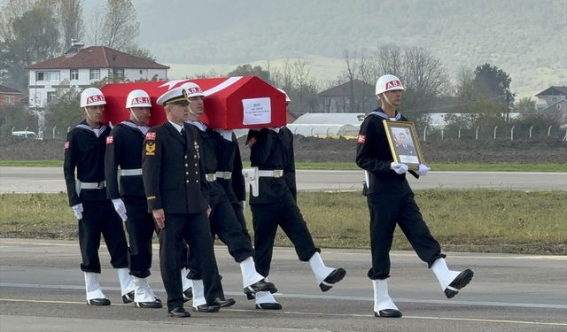 Şehit Hava Uçak Bakım Astsubay Kıdemli Başçavuş Nuri Özcan'ın cenazesi, Karabük'te toprağa verildi