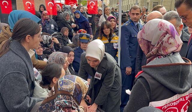 Şehit Hava Uçak Bakım Üsteğmen Emre Mercan'ın cenazesi, Eskişehir'de toprağa verildi.