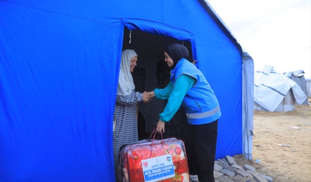 Türkiye Diyanet Vakfı, Gazze'de 5 bin ihtiyaç sahibine kışlık battaniye dağıttı