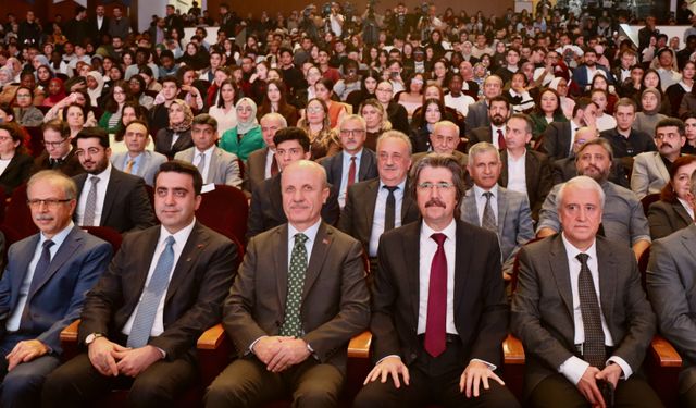 YÖK Başkanı Özvar, 9. Uluslararası Öğrenci Bilimler Kongresi'nde konuştu: