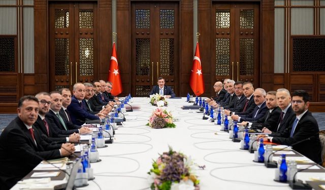 Bakan Işıkhan: "Sürdürülebilir büyümeyi hedefleyen ekonomi programımızı kararlılıkla uygulamaya devam edeceğiz"