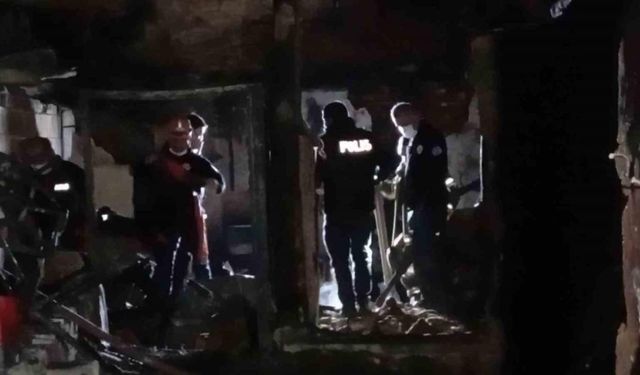Bursa’daki ev yangınında kaybolan yaşlı adamın cansız bedeni bulundu