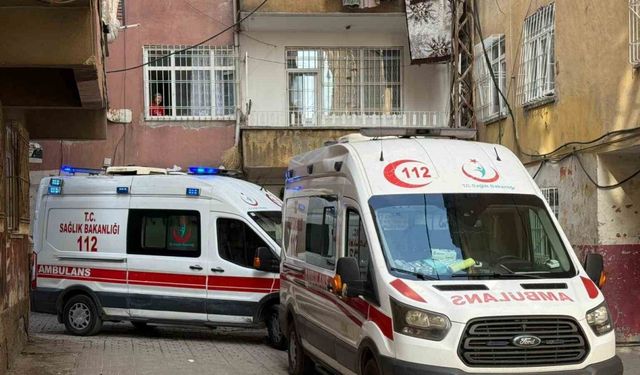 Diyarbakır’da apartmanda priz kaynaklı yangın: 7 kişi dumandan etkilendi