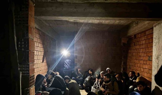 Düzensiz göçmenler inşaatta yakalandı