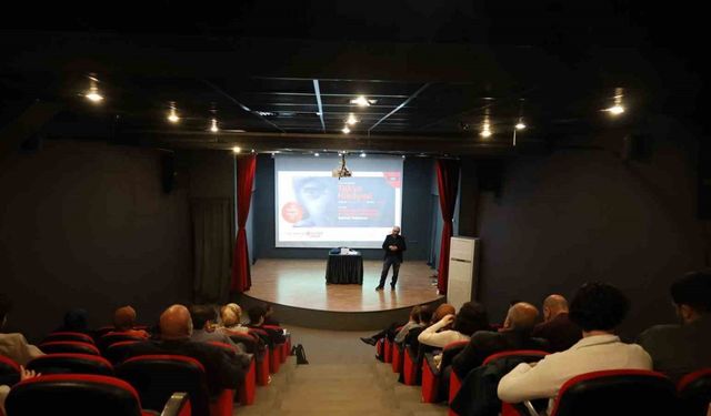 Japon ailesinin dönüşümü konuşuldu: Tokyo hikayesi Sakarya’da izleyiciyle buluştu