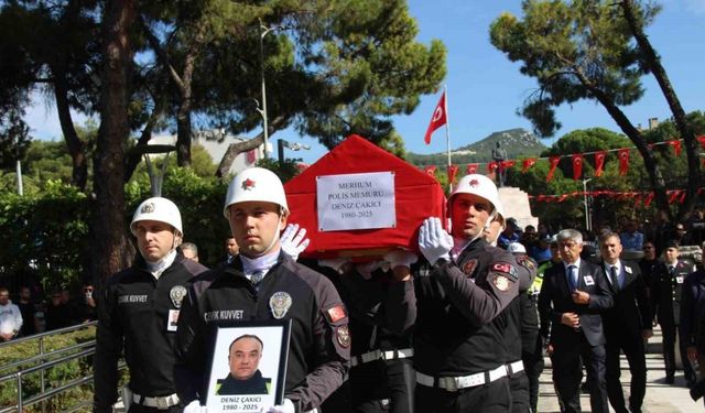 Polis memuru Çakıcı gözyaşlarıyla uğurlandı