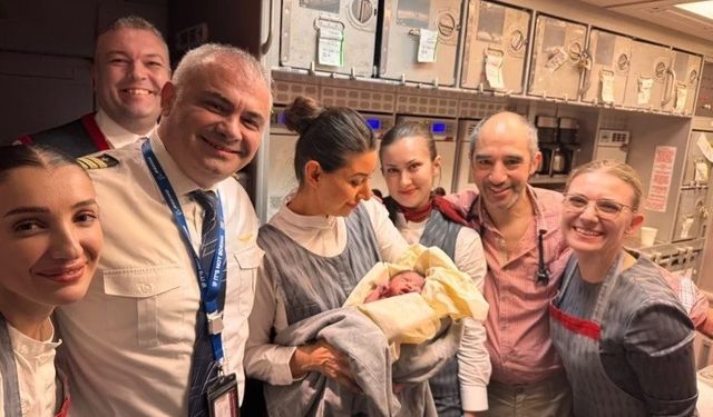 THY uçağında bebek sürprizi