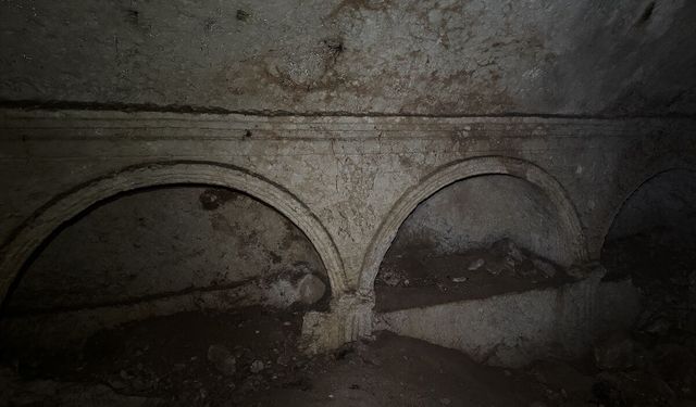 Adıyaman'da 1800 yıllık olduğu değerlendirilen kubbeli mezar odası bulundu