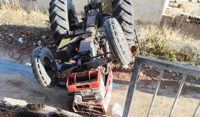 Aksaray'da devrilen traktörün sürücüsü öldü