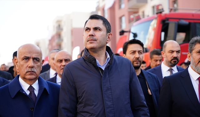 Bakan Kurum, Kahramanmaraş'ta depremzede çiftin evine konuk oldu