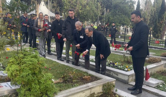 Beşiktaş'ta 2016 yılındaki terör saldırısında şehit olan emniyet mensupları anıldı