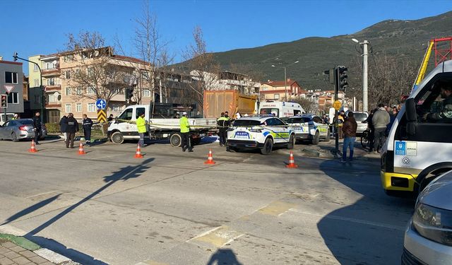 Bursa'da kamyonun çarptığı bisikletli öldü