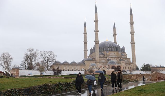 Edirne'de sağanak etkili oluyor