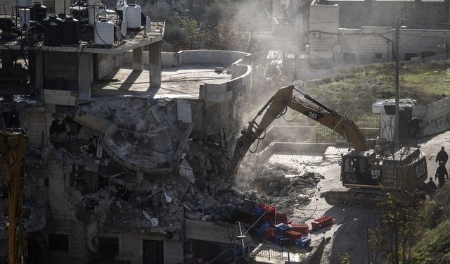 İsrail, Doğu Kudüs'ün Silvan beldesinde Filistinlilere ait 13 dairelik binayı yıktı