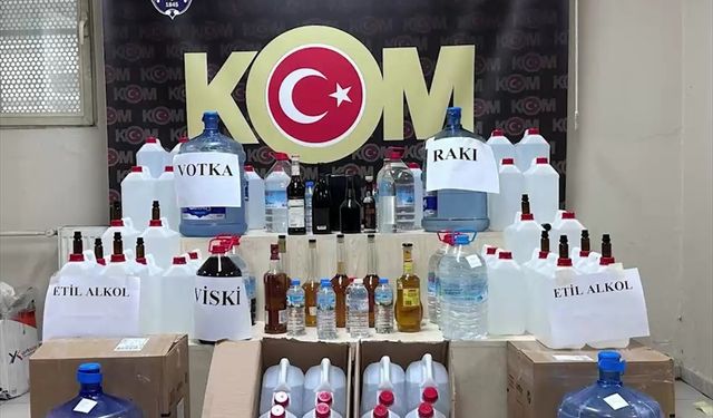 İzmir'de kaçak içki operasyonlarında 4 şüpheli tutuklandı