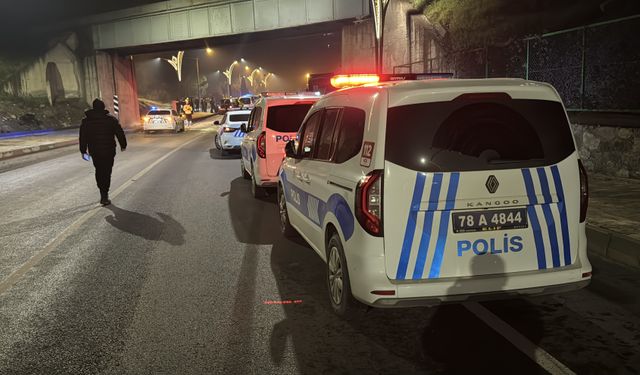 Karabük'te polisin 'dur' ihtarına uymayan ehliyetsiz ve alkollü sürücü kaza yaptı