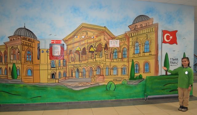 Kocaeli'de öğrenciler hayat bilgisi dersinde öğrendiklerini okul koridorlarına çizilen resimlerle pekiştiriyor