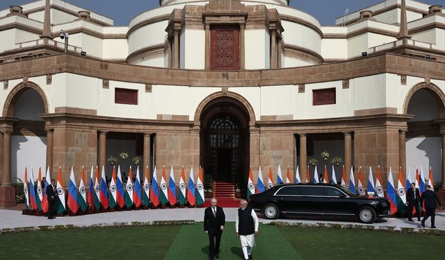 Rusya Devlet Başkanı Putin ve Hindistan Başbakanı Modi'nin görüşmesi başladı