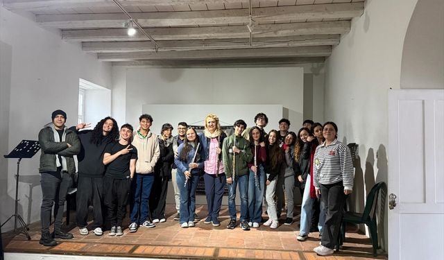 Türk sanatçı Bayramoğulları Kolombiya'da Uluslararası Flüt Seminerine katıldı