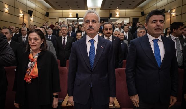 Ulaştırma ve Altyapı Bakanı Uraloğlu, bakanlığının aday memur yemin törenine katıldı: