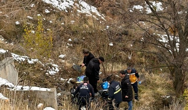Yozgat'ta şarampole devrilen motosikletteki sürücü adayı yaralandı