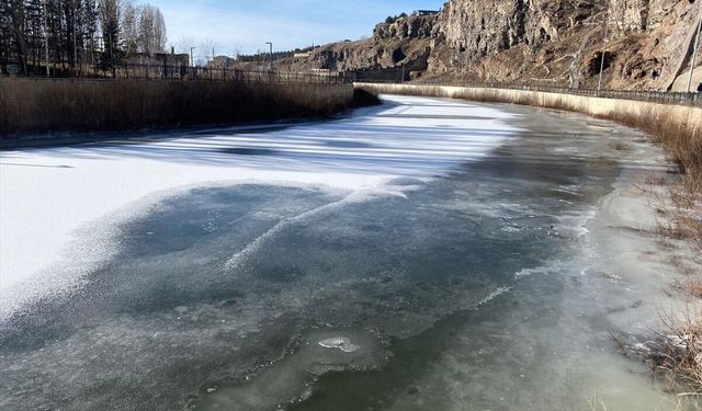 Yurtta en düşük sıcaklık sıfırın altında 15 derece ile Ardahan'ın Göle ilçesinde ölçüldü