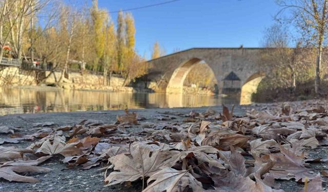 Bin yıllık Haburman köprüsü, tüm ihtişamı ile ayakta