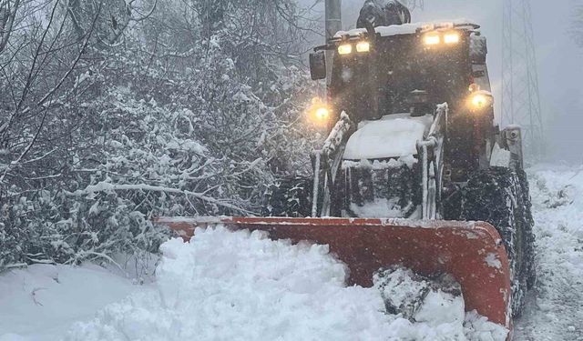 Düzce'de kar nedeniyle 37 köy yolu ulaşıma kapandı