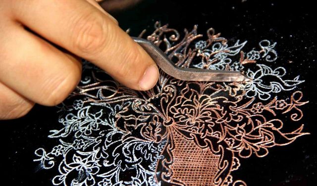 Erzincanlı kadınlar bakır işlemeciliğini yaşatıyor