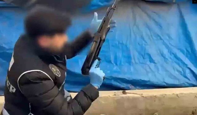 Gaziantep'te kaçak silahları toprağa gömen 2 şüpheli tutuklandı