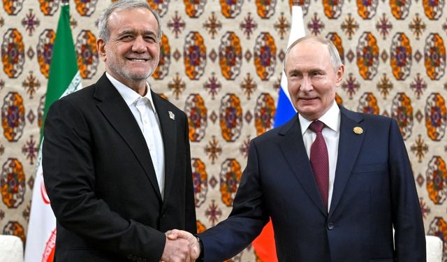 İran Cumhurbaşkanı Pezeşkiyan ile Rusya Devlet Başkanı Putin ikili ilişkileri görüştü