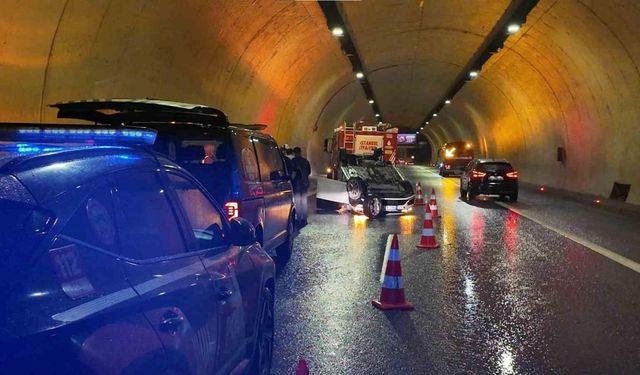 Sağanak yağış kazayı beraberinde getirdi: Tünel’de takla attı