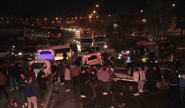 Şırnak’ta freni boşalan vinç 6 araca çarptı: 7 yaralı
