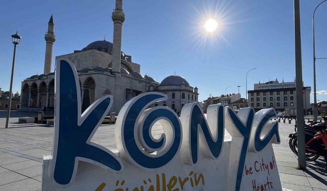 Türkiye'nin dört bir yanında kar, Konya'da güneş var