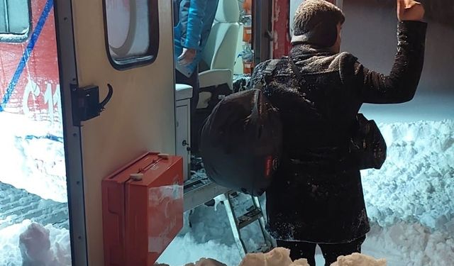 UMKE ekipleri köylerde mahsur kalan hastalar için seferber oldu