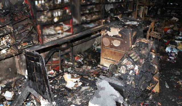 Veresiye alamadığı için bakkalı ateşe verdi