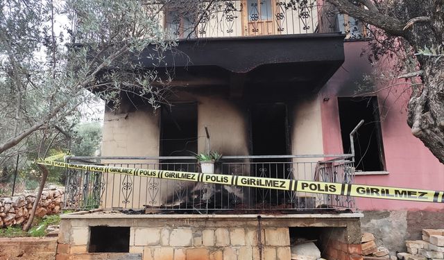 Antalya'da evde çıkan yangında 1 kişi yaşamını yitirdi