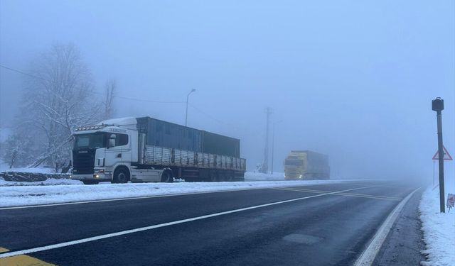 Bolu Dağı'nda sis etkili oldu
