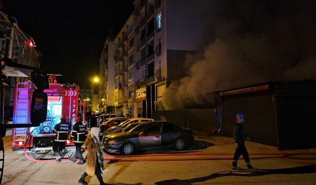 Çorum'da halı yıkama fabrikasında çıkan yangın hasara neden oldu