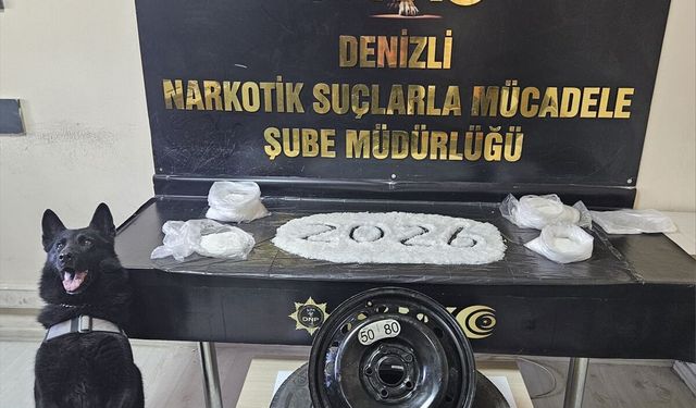 Denizli'de otomobilin yedek lastiğinde ele geçirilen uyuşturucuyla ilgili 2 şüpheli tutuklandı