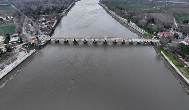 Edirne'de yağışlar Meriç ve Tunca'nın debisini artırdı
