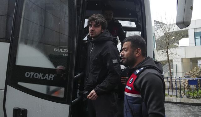 İstanbul'daki uyuşturucu soruşturması kapsamında gözaltına alınan şüpheliler adli tıpta
