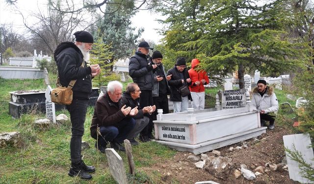 'Kütahya türkülerinin babası' vefatının 42. yıl dönümünde mezarı başında anıldı