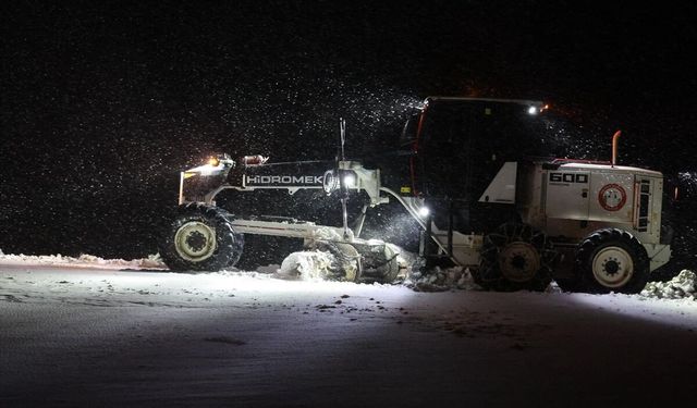 Muğla'da kar yağışı nedeniyle kapanan yollar ulaşıma açıldı