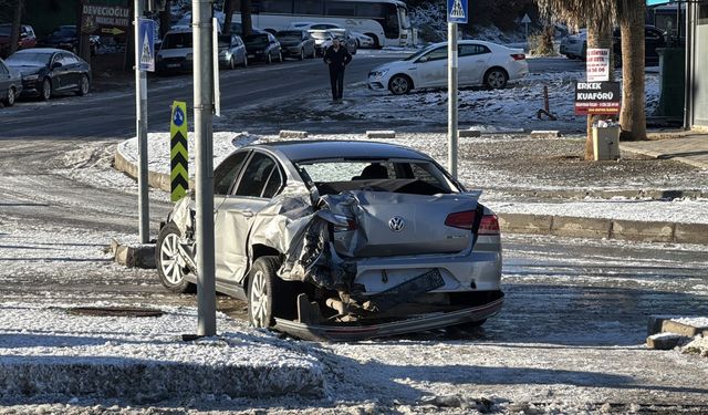 Samsun'da buzlanma trafik kazalarına neden oldu