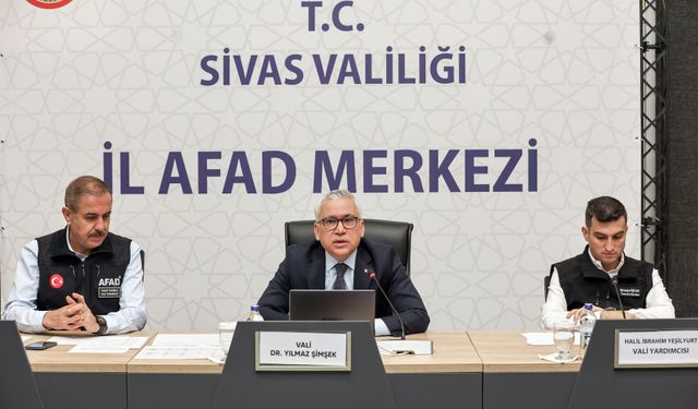 Sivas Valisi Şimşek, il genelindeki olumsuz hava koşullarına ilişkin açıklama yaptı