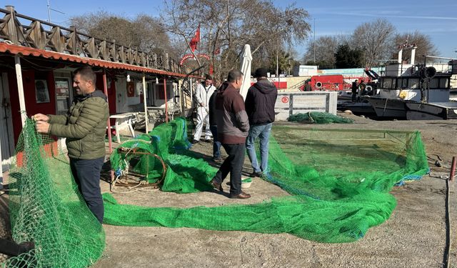 Tekirdağlı balıkçılar 'kulağına kar suyu kaçan' hamsinin peşine düşecek