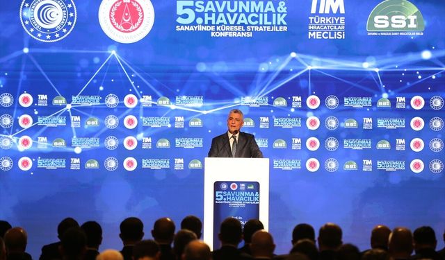 Ticaret Bakanı Bolat, '5. Savunma ve Havacılık Sanayiinde Küresel Stratejiler Konferansı'nda konuştu: