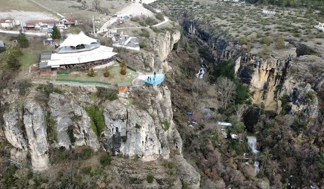 Türkiye'nin ilk cam seyir terası geçen yıl 172 bin 570 kişiyi ağırladı